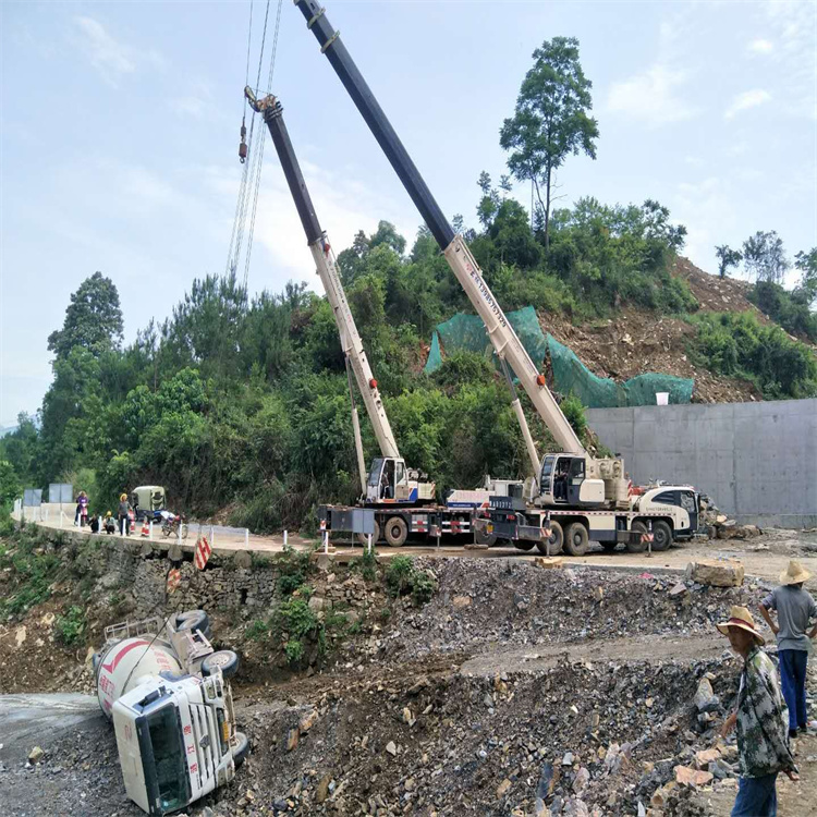 乐安县汽车掉沟里叫吊车救援要多少钱